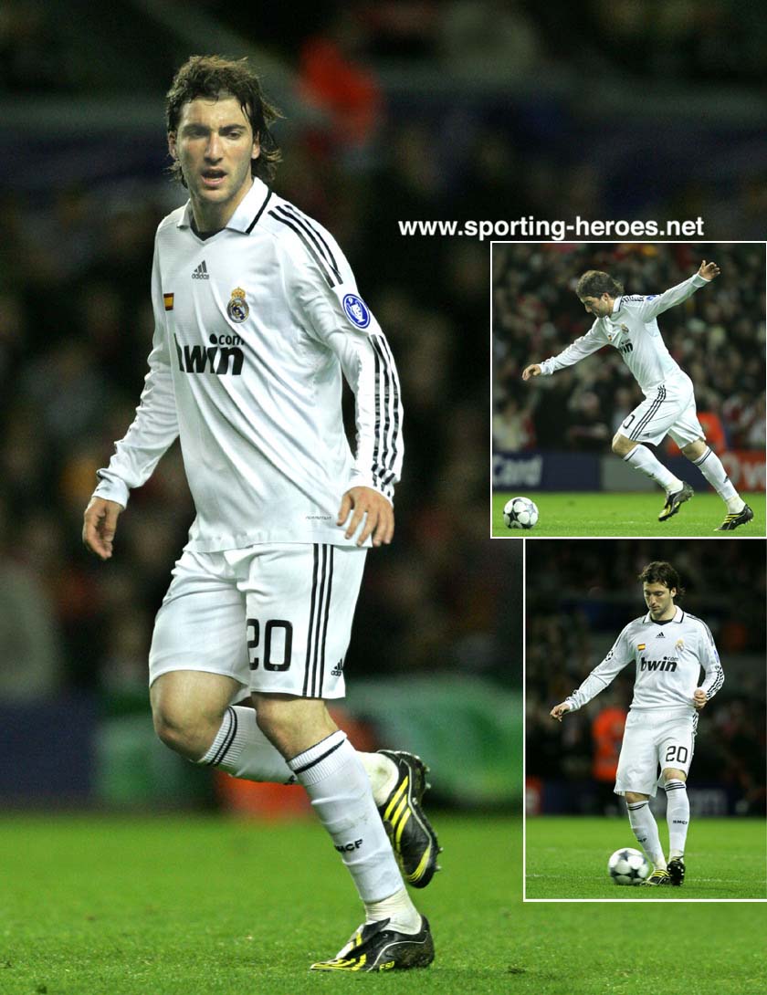 HIGUAIN_G_20090310_GH_L
