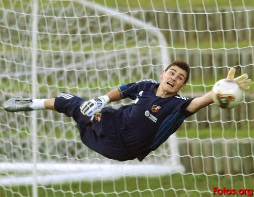 iker-casillas-bio